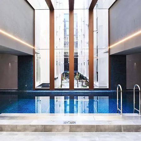 Midnight Luxe: Chic Braddon Apartment with Pool and Sauna Canberra Exterior photo