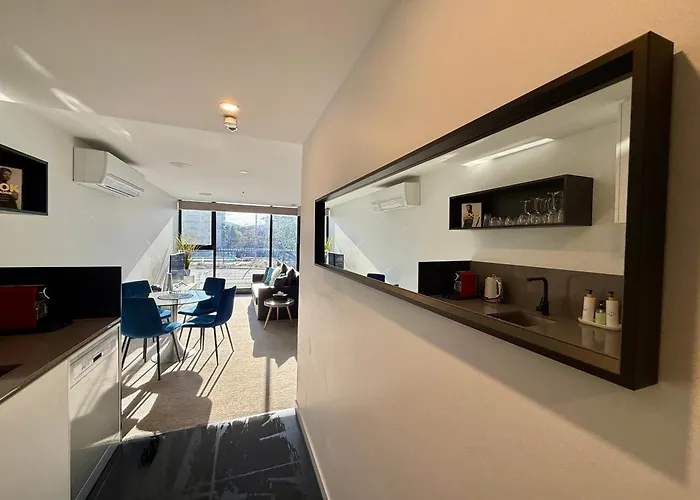 Midnight Luxe 1Br 1Bath Apartment 104 In The Heart Of Braddon Pool Sauna Secure Parking Wine Wifi
