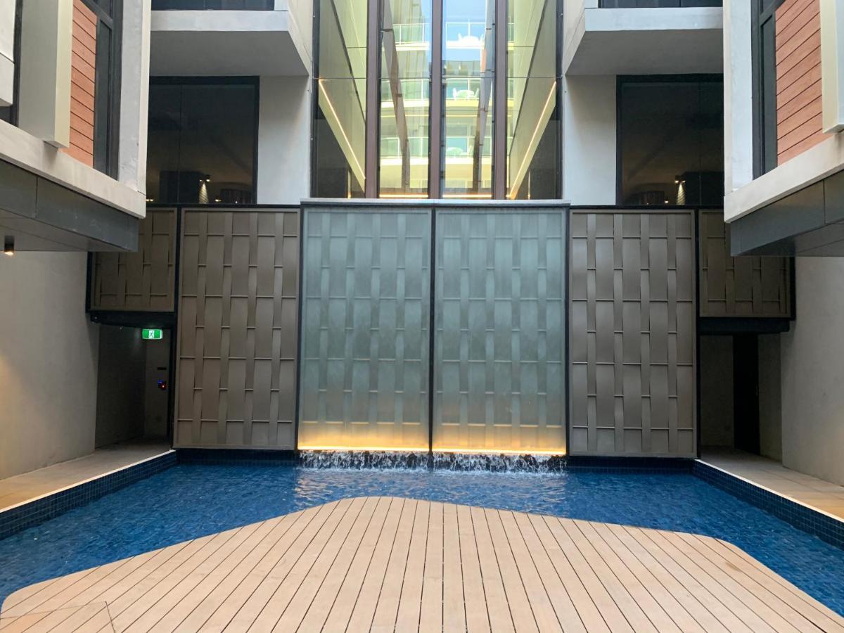 Midnight Luxe: Chic Braddon With Pool And Sauna * Canberra