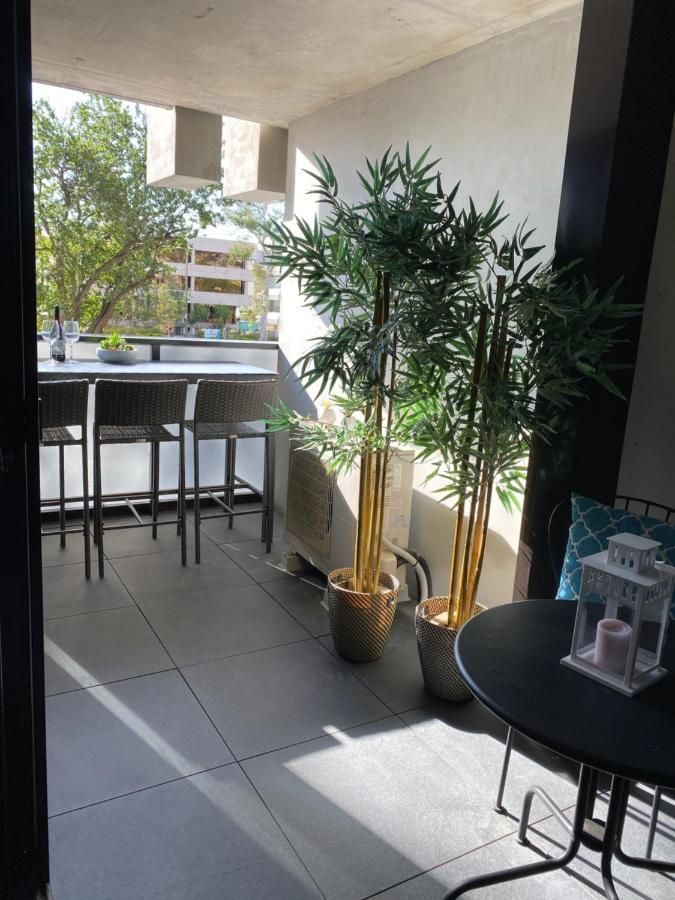 Midnight Luxe: Chic Braddon With Pool And Sauna Apartment